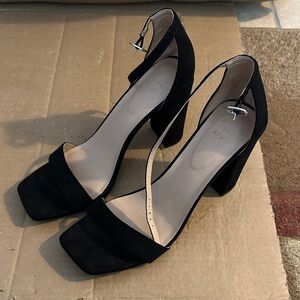 A New Day Heels in 11